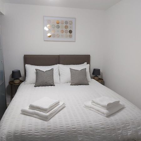 Lovely 1-Bedroom Condo With Parking On Premises Minworth Екстер'єр фото